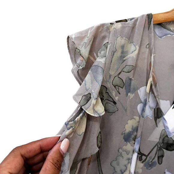 Lost + Wander Women Light Gray Floral Cold Shoulder Split Neck Blouse Top Size S - Picture 7 of 10